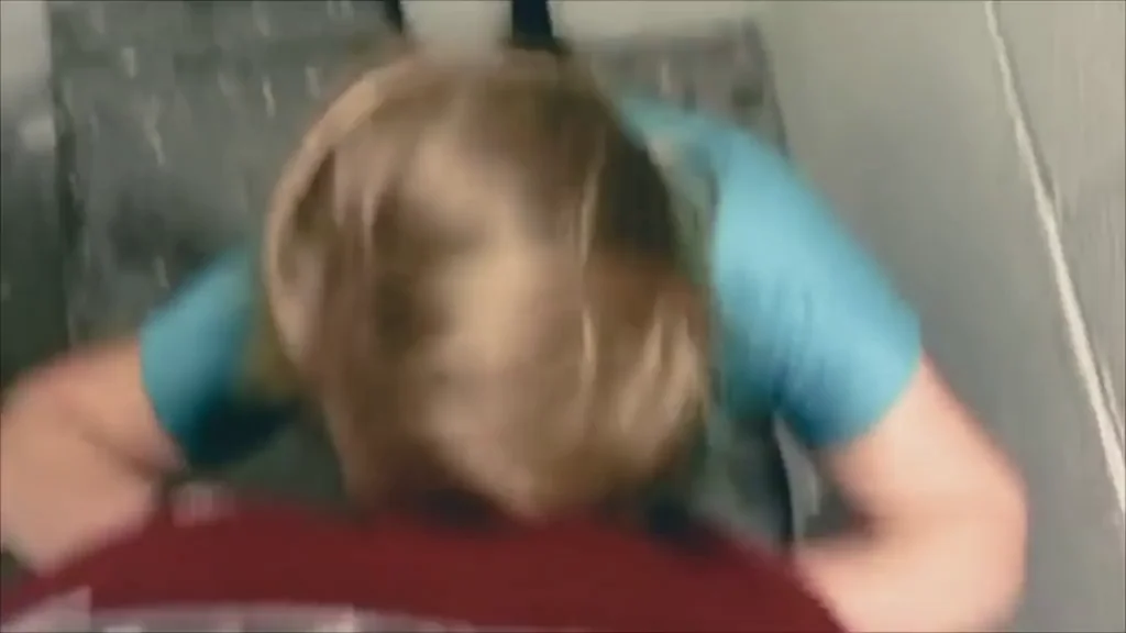 Slutty Public Cocksuck in Trashy Alley 💦👅