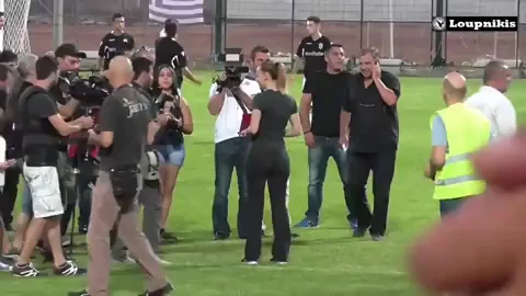 🔥 Olympic Shooter Anna Korakaki's Tight Ass in Jeans Gets Mobbed! 🏅🍑