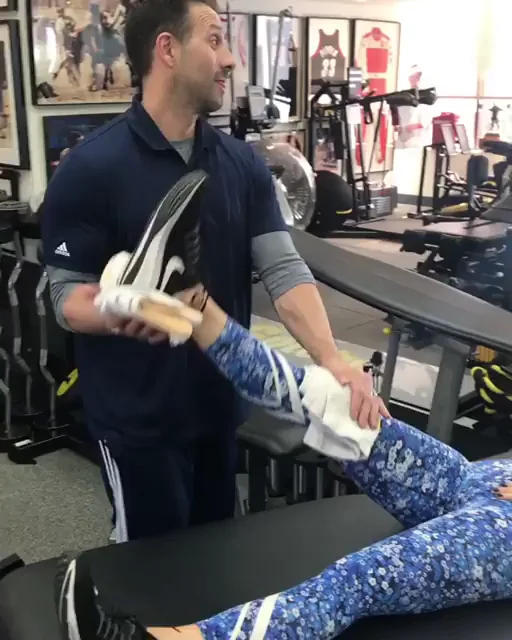 Kate Beckinsale's Insane Flexibility in Tight Leggings 💦🧘‍♀️