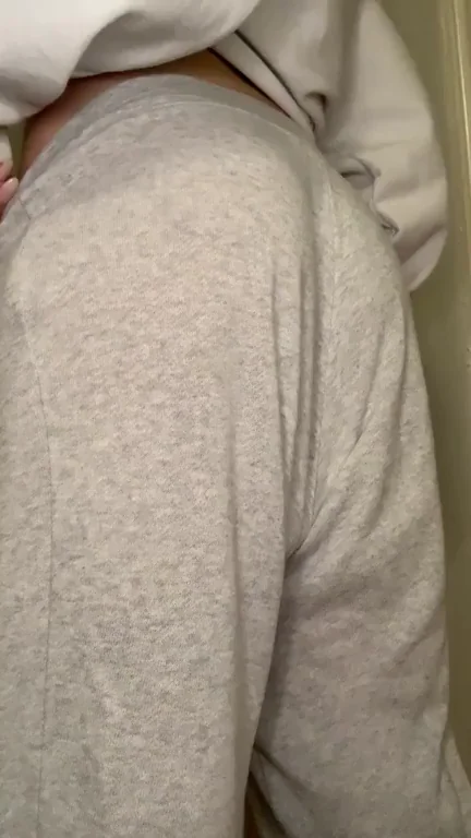 Thick PAWG Craves a Dick to Bounce Her Juicy Ass On