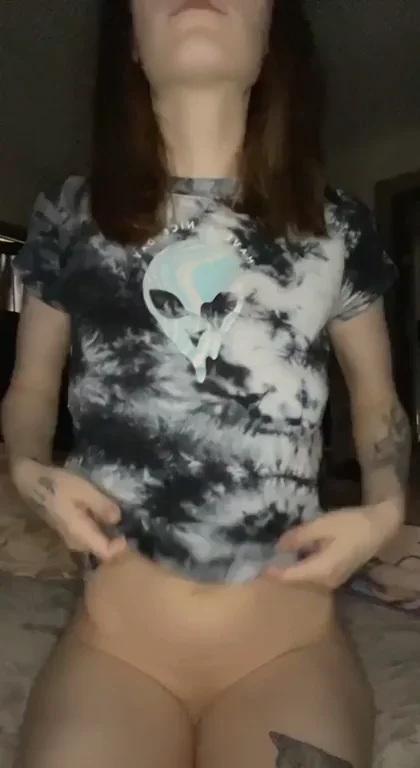 My Fave Bedtime Ritual: Lifting Shirt to Flash Tits & Pussy 😈🍑