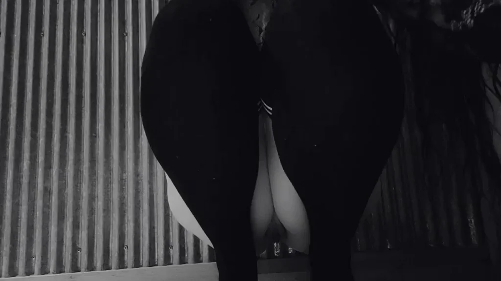 Can I Smother Your Face with My Juicy Pussy? 😈🍑
