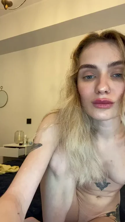 Blonde Cam Slut Begs: Can I Be Your Whore? 🍑💦