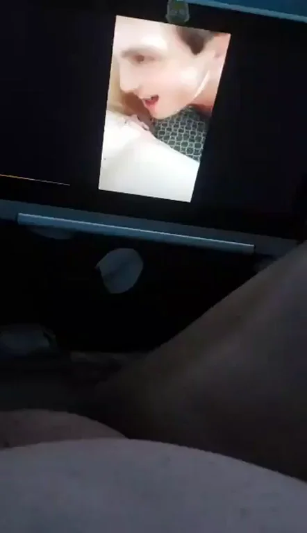 I get so horny watching porn and thinking of daddy ?