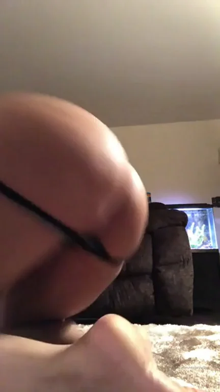 Thick Ebony Babe Twerks Massive Ass Cheeks