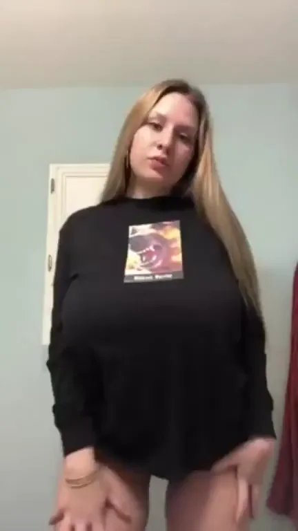 🔥 Epic Tits Reveal Under That Hoodie Slut! 💦