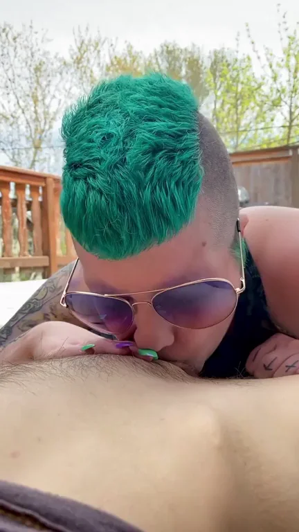Sunny Day Deepthroat Slut with Neon Green Hair 🍆☀️