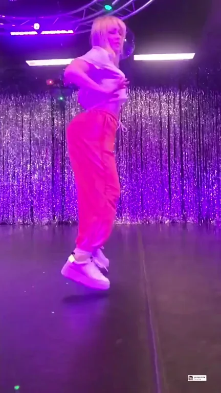 Natasha Bedingfield Bouncing her Ass