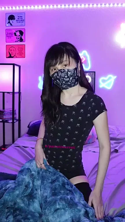 i hope you enjoy my awkward titty drop ??
