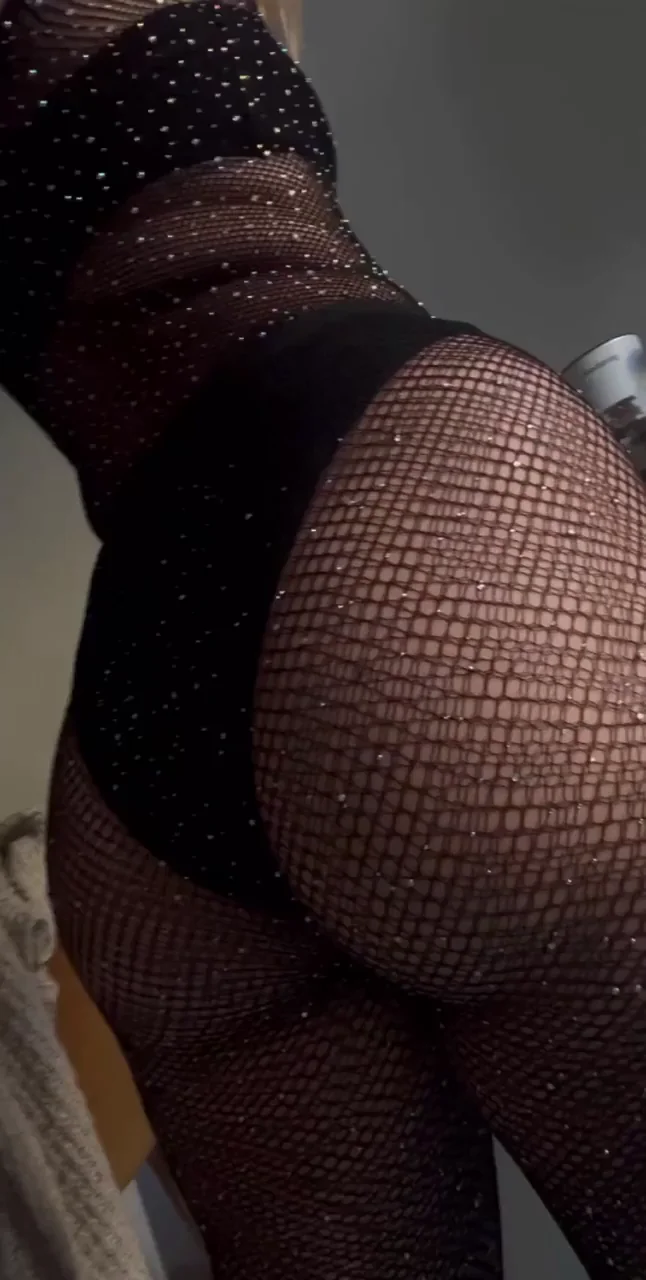 Festival? Nah, Worship This Shimmering Ass 🍑✨