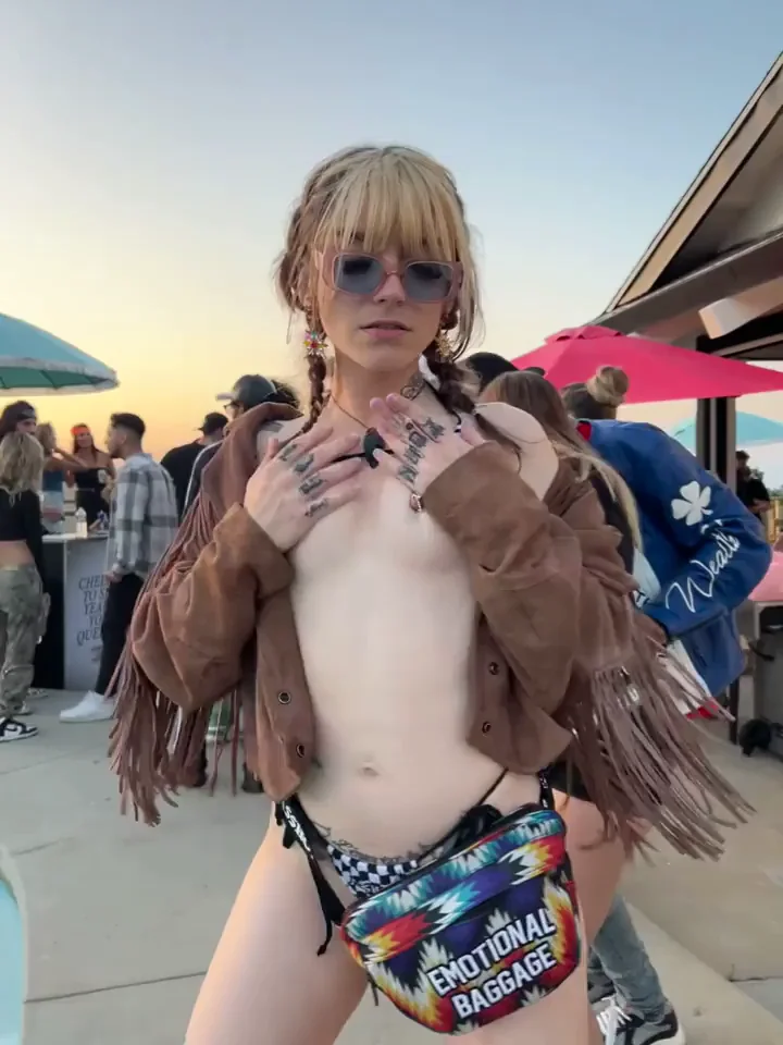 Pulled Out My Tiny Titties in Public 😈🔥