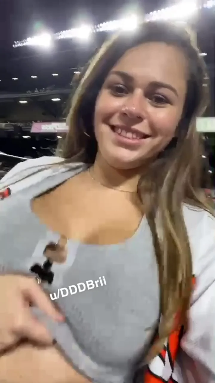Flashed My Massive Tits at the Ballgame 😜⚾🍈🍈