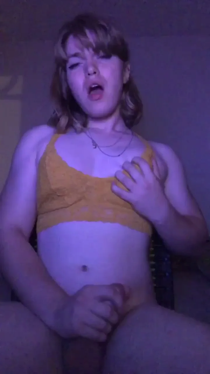 Could I convince you to suck my girlcock? 🤭