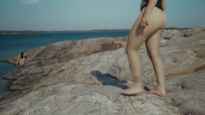 Emihurts & Luna Inkeri: HAURU Beach Nude Tease Edit (1/2)