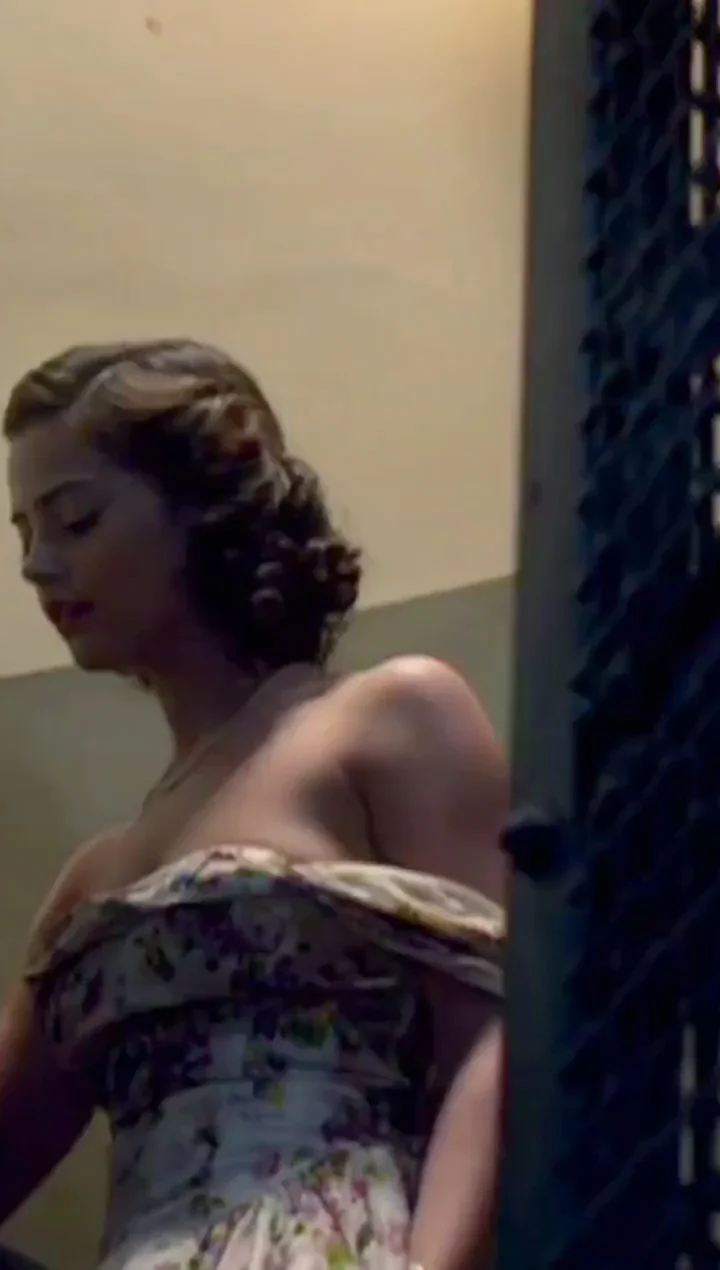 Jenna Coleman’s Perky Tits Tease in Room at the Top S01E01 🍒🔥