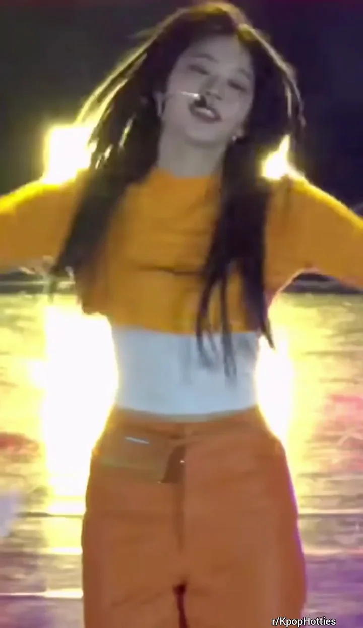 STAYC Isa