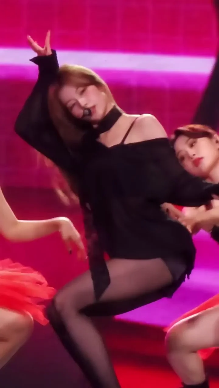 TWICE - SANA