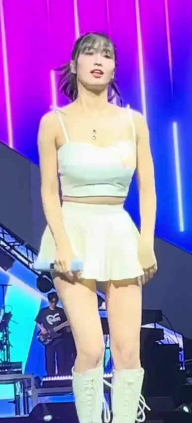 TWICE - Momo