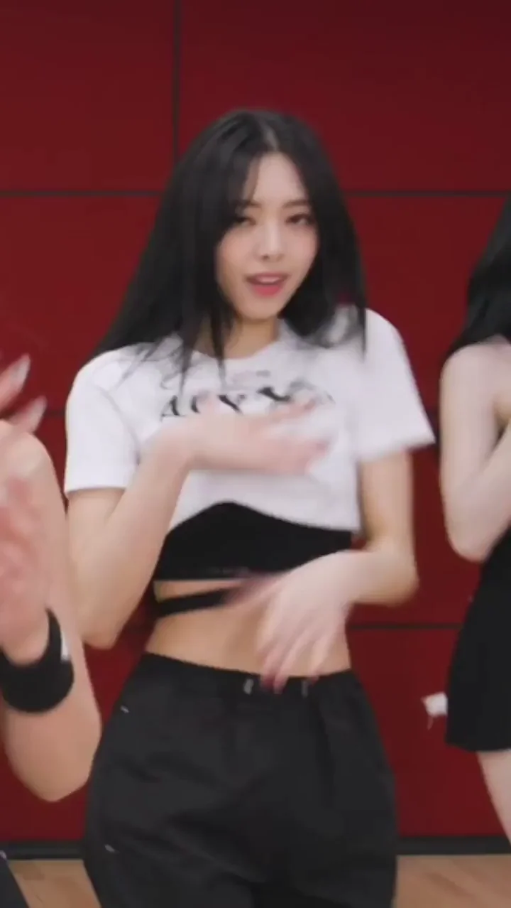 ITZY - Yuna