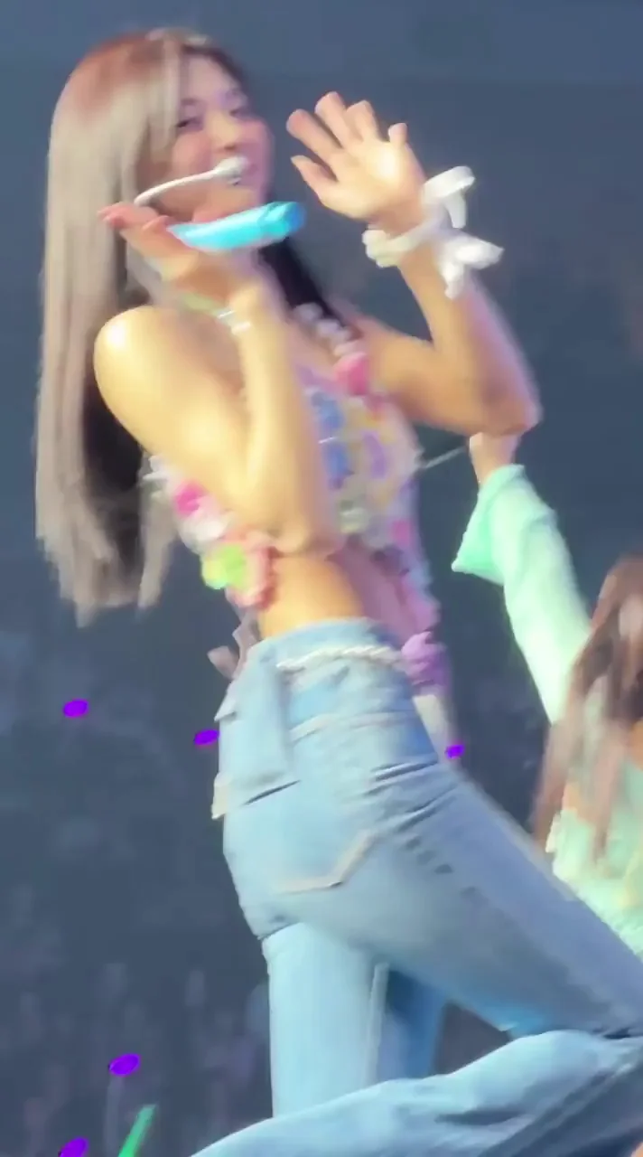 Tzuyu's Juicy Ass Shake on Stage 🍑🔥 TWICE Kpop Fap Fuel