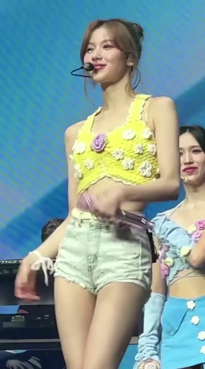 TWICE - Sana