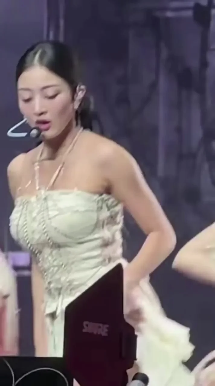TWICE Jihyo's Slutty Stage Tease: Thigh-High Booty Poppin'