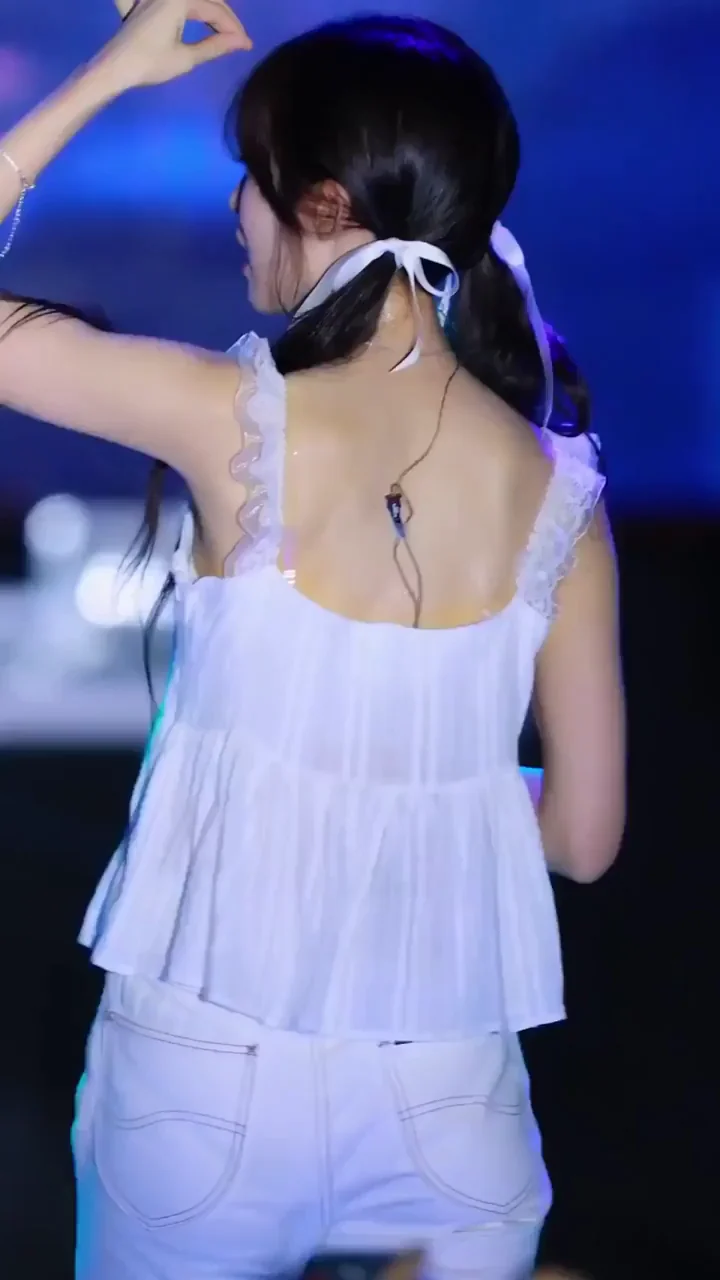Arin’s Sexy Stage Tease 😍🍑 Kpop Fap Fuel