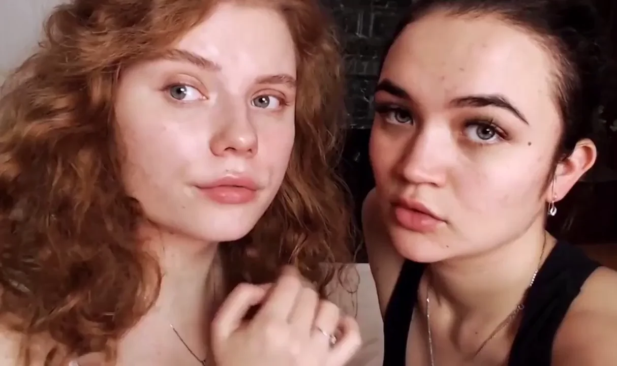 ...lesbian french kissing