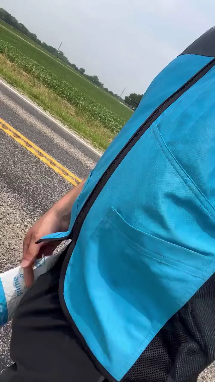 Peoria IL- 29M. Can I deliver your Prime???? Lmk in the comments or send a message! Follow for more!! ((NSFW)) GIF by publicspots