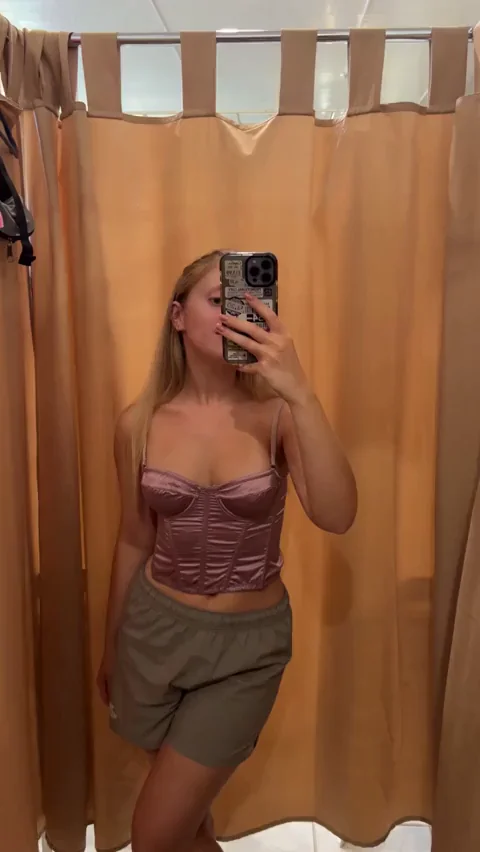 Naughty blonde in chaging Room