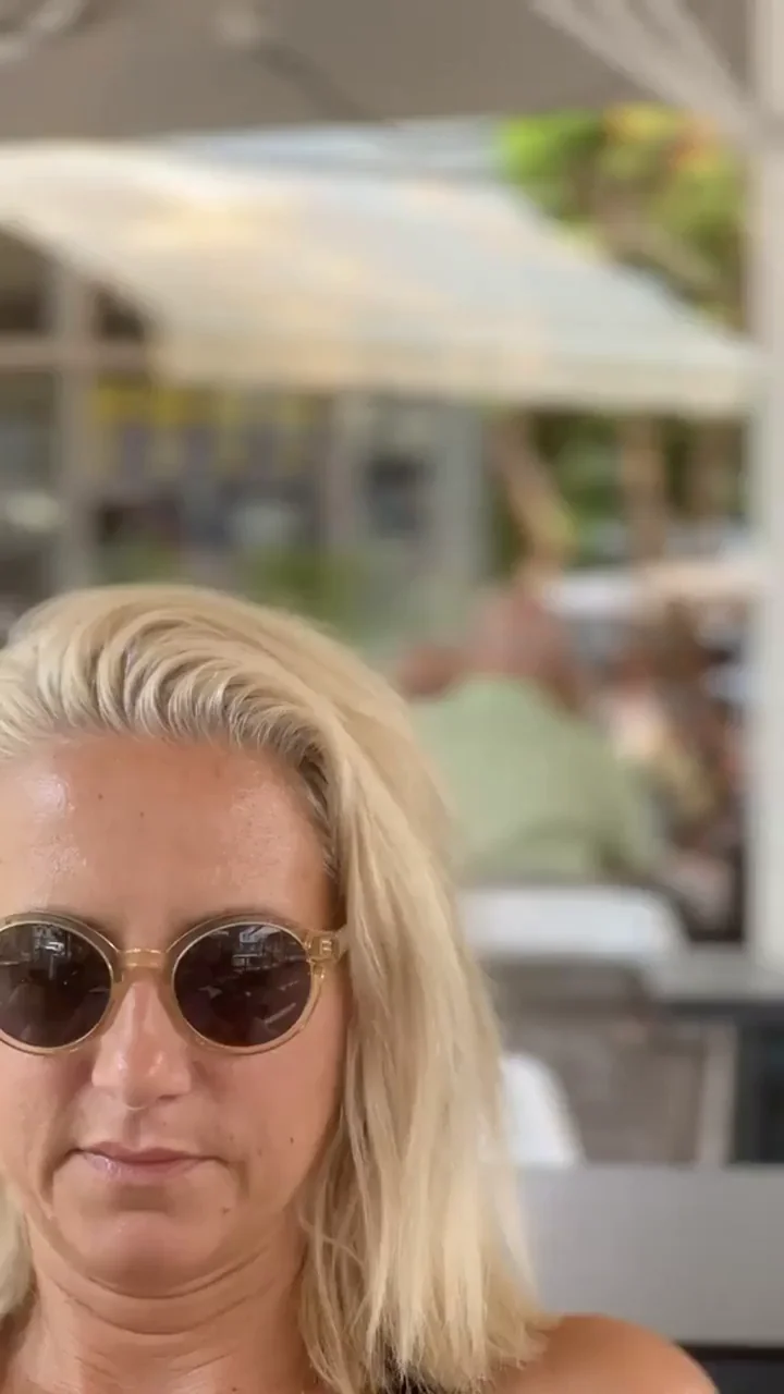 🌍 Risky Flashing Thrills: Blonde Slut Spreads Pussy at Outdoor Cafe ☀️🍑