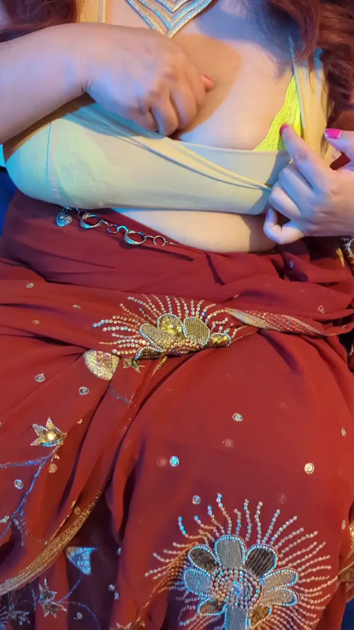 Flashing desi milf