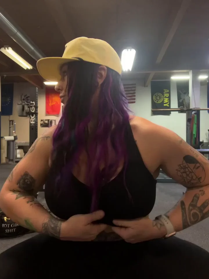 Tits & lifts. Lil double [f]or 170. Flashing makes you stronger, it's science