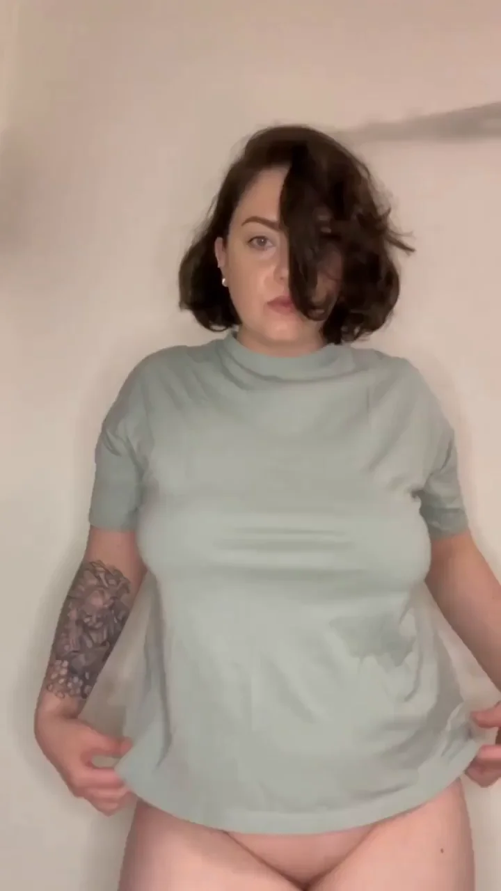 Thick Mom Bod Tease: Check Out My Juicy Curves
