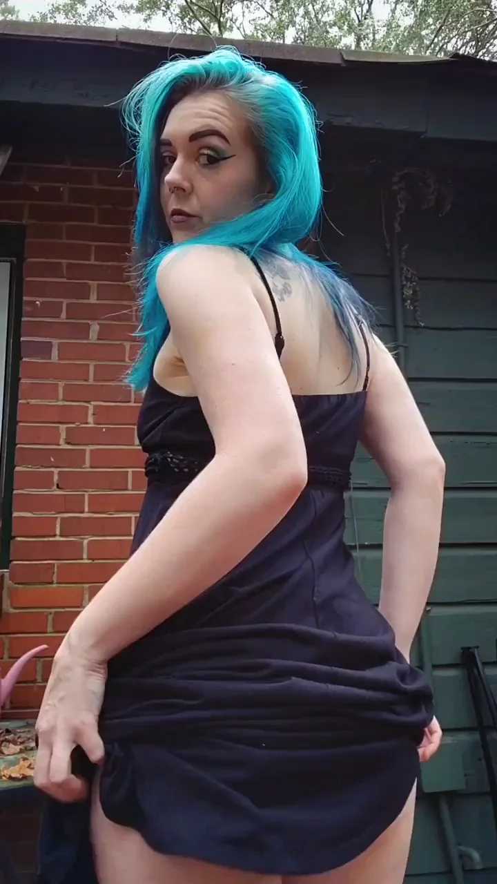 Peek-a-booty on the porch
