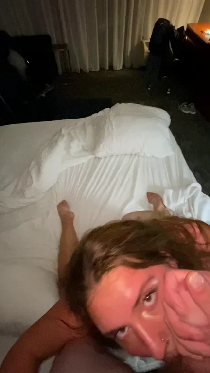 18y/o teen from tinder. I came on her face then kicked her out.
