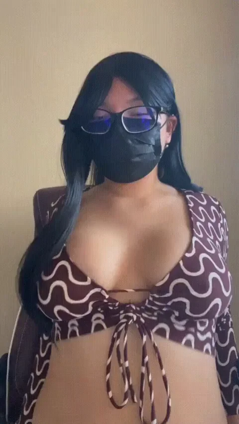 https://www.redgifs.com/watch/quintessentialprudentleafbird