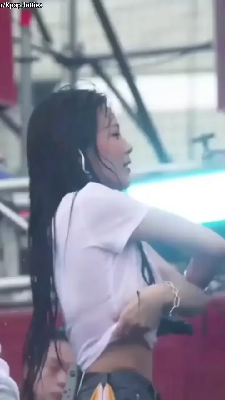BIBI's Soaked Kpop Slut Show Tease