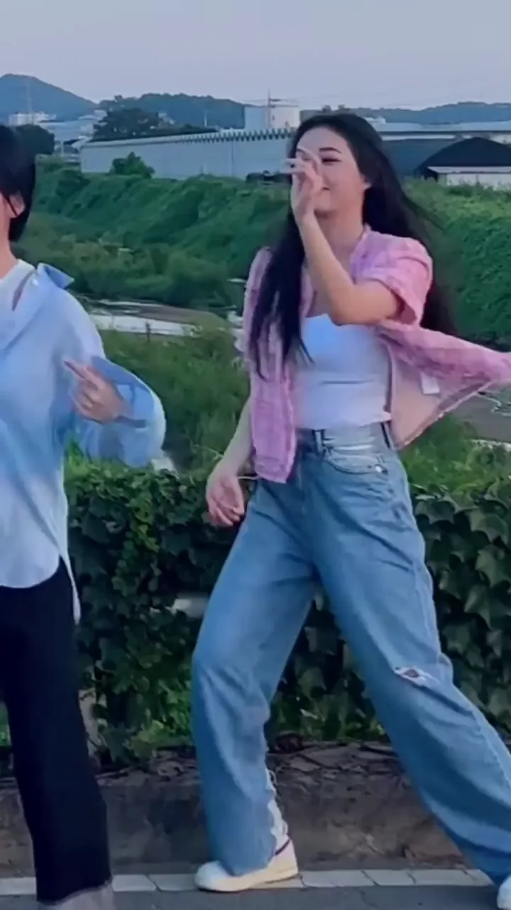 🔥 Weeekly Zoa's Slutty Outdoor Dance Tease 💦