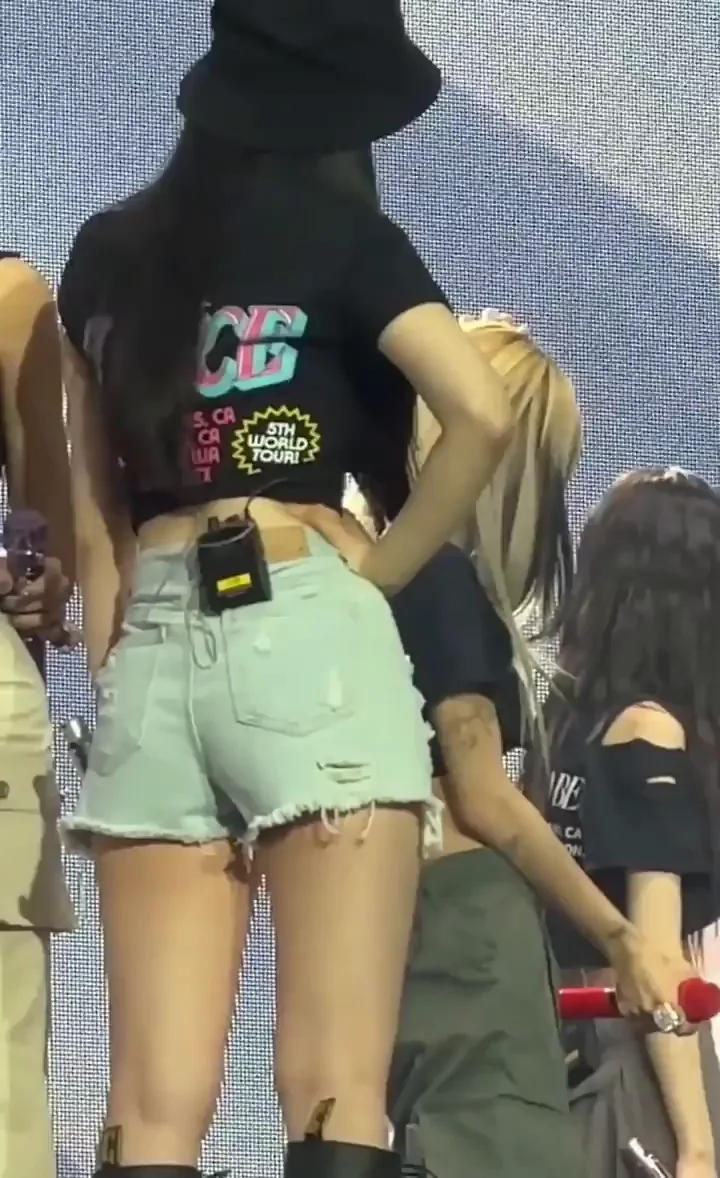 TWICE - Dahyun ft. Tzuyu