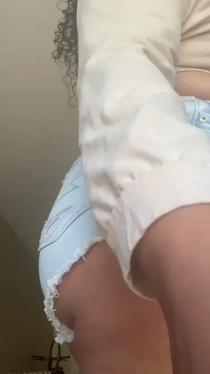 Too Short Shorts Teasing That Fat Ebony Ass 🍑🔥