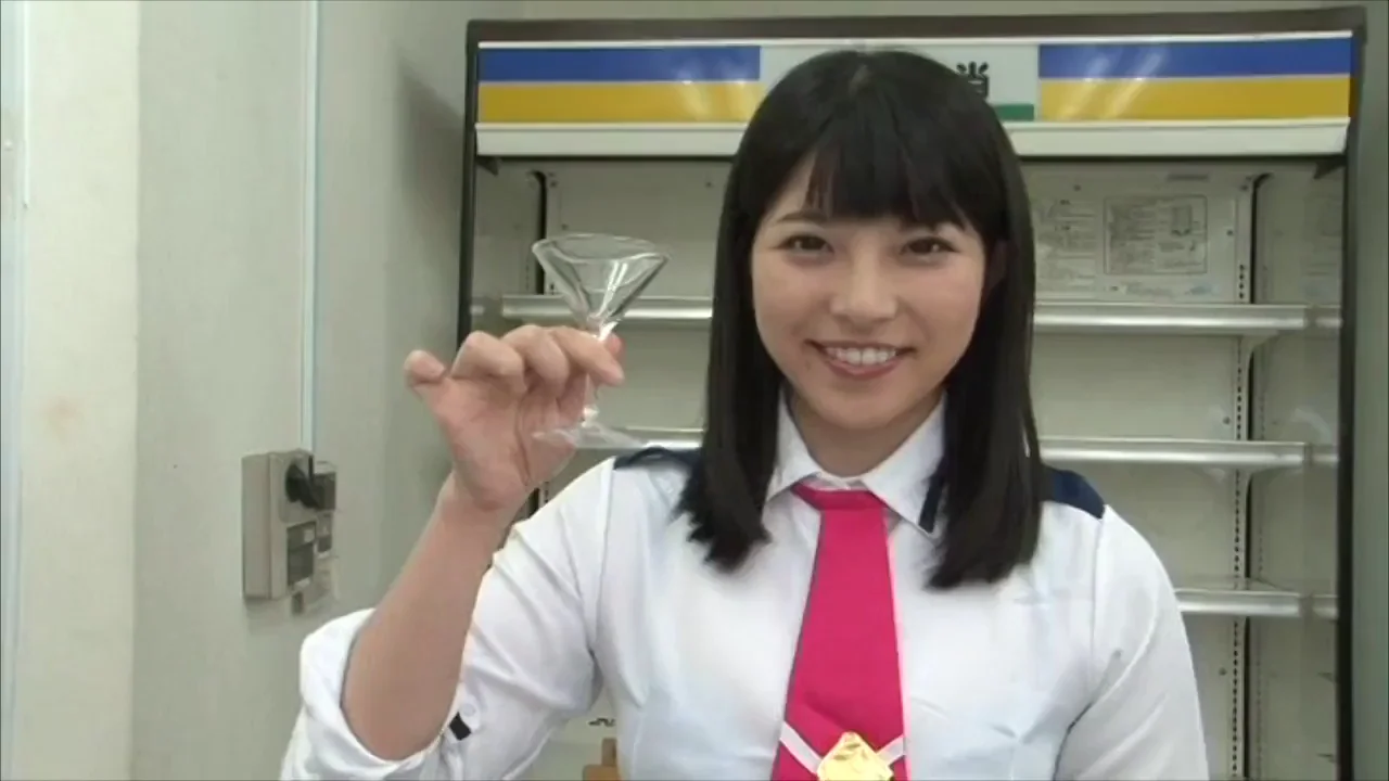 🍹 Ai Uehara Gulps Down Thick Local Cum Cocktail 😋👅