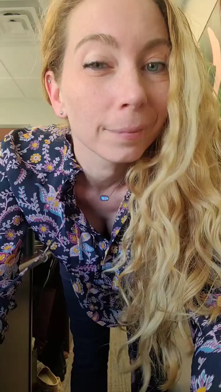 Navy is my least favorite shade of blue, but I still look good in it... (F)47