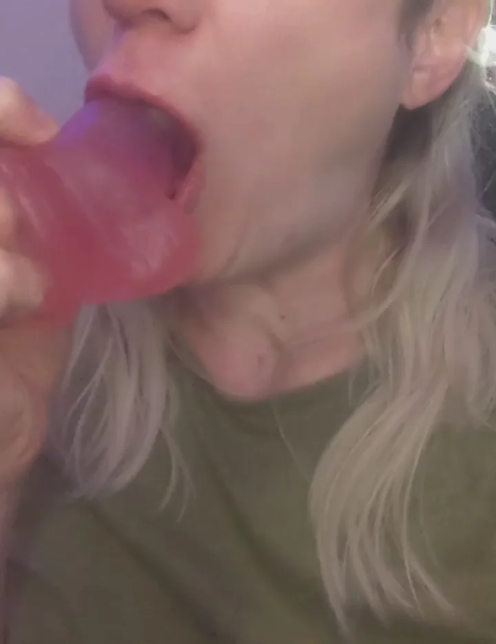 Just drunk & practicing throating for attention ðŸ’•