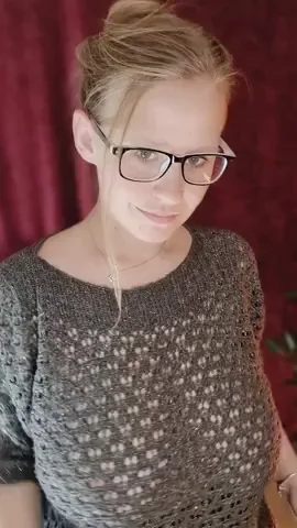 Modest nerds with glasses can also do deepthroat and practice it diligently right after they "do their homework."