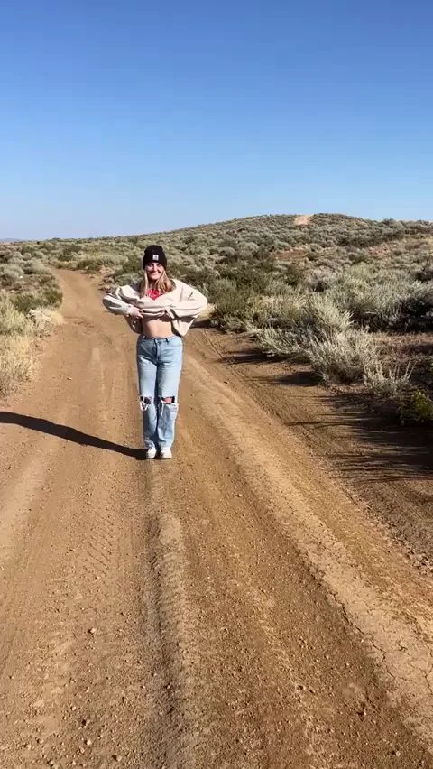 I forgot to zip my pants after getting freaky in the desert