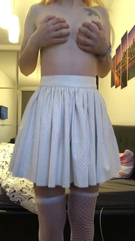 Can the skirt stay on during sex?