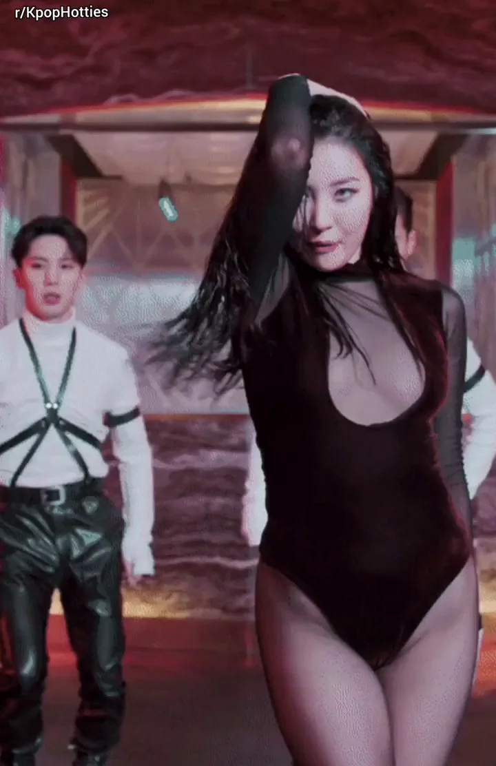 Sunmi OR HyunA