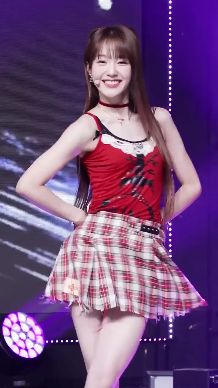 🔥 EL7Z UP Nana Schoolgirl Tease Fap Clip 💋