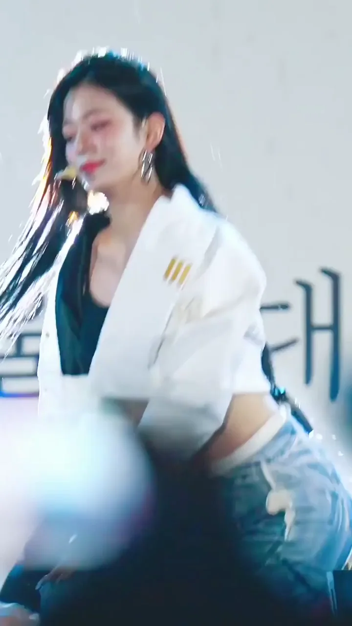 Chaeyoung's Slutty K-Pop Tease: Cropped Top Tits & Booty Bounce